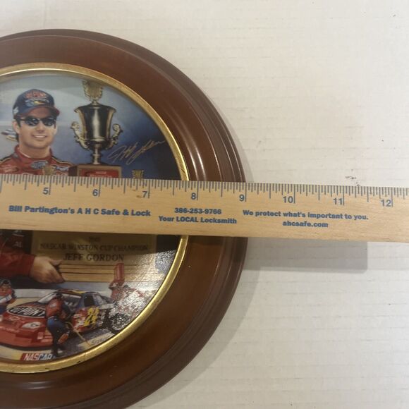 Vintage Jeff Gordon “4-Ever A Champion” collector plate, 9" detachable Frame - Picture 6 of 10